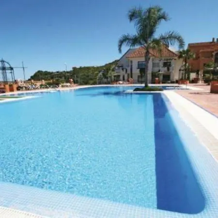 Beautiful Duquesa Village Apartment *