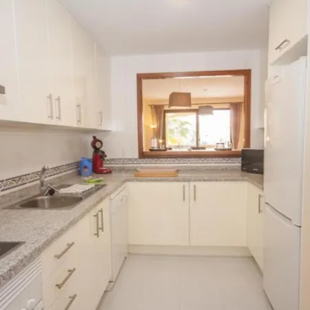 Beautiful Duquesa Village Apartment